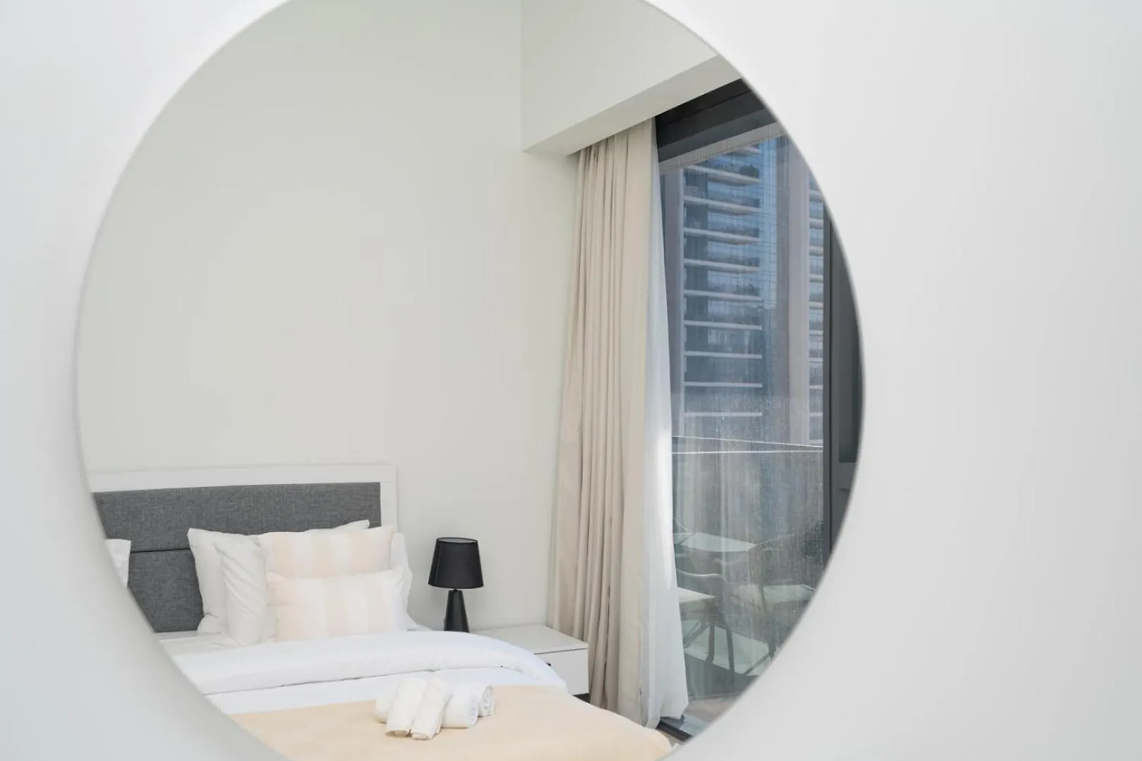 Downtown Luxury - Open Views Of The City & The Sea - Walking Distance To Dubai Mall Apartment