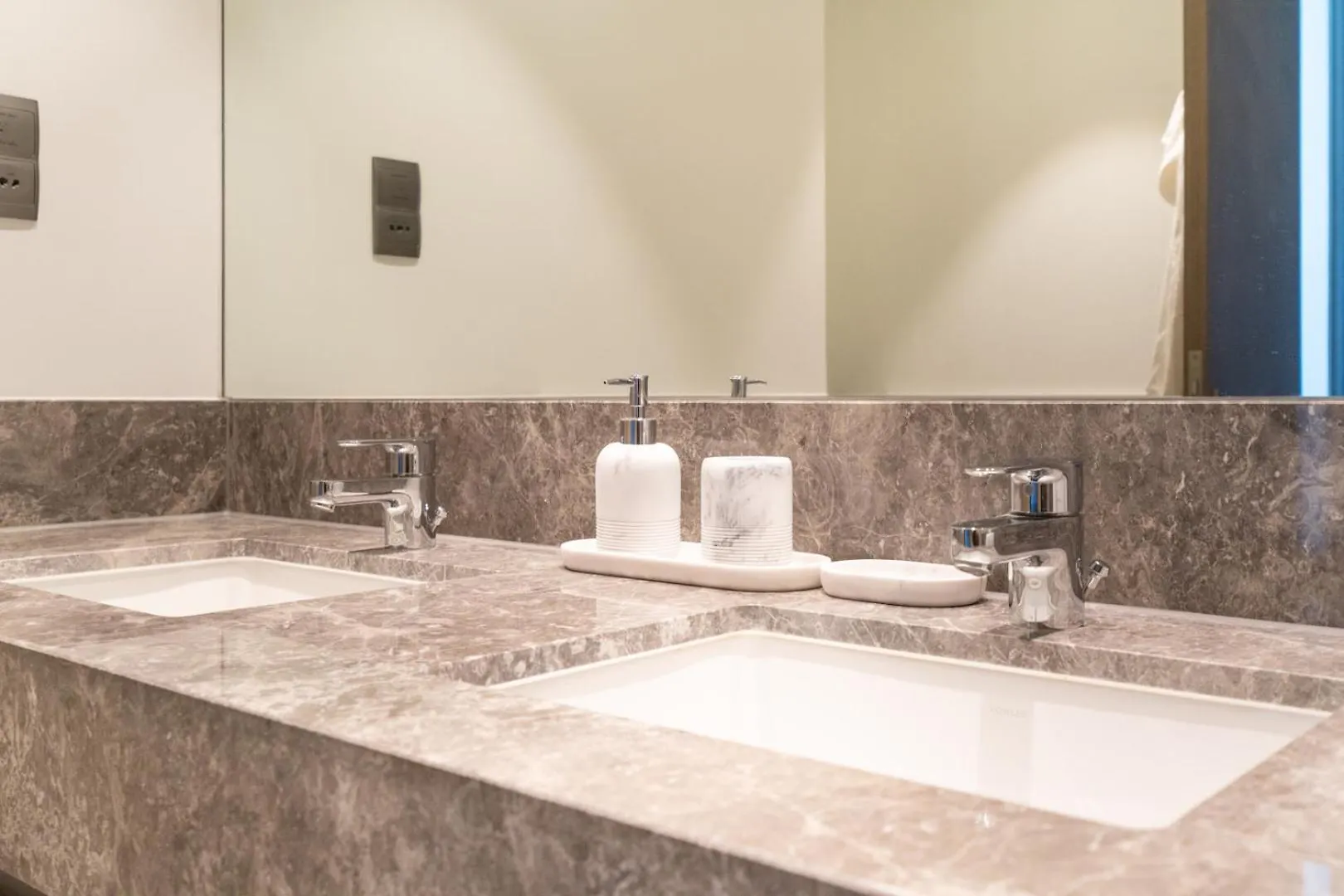Downtown Luxury - Open Views Of The City & The Sea - Walking Distance To Dubai Mall Apartment