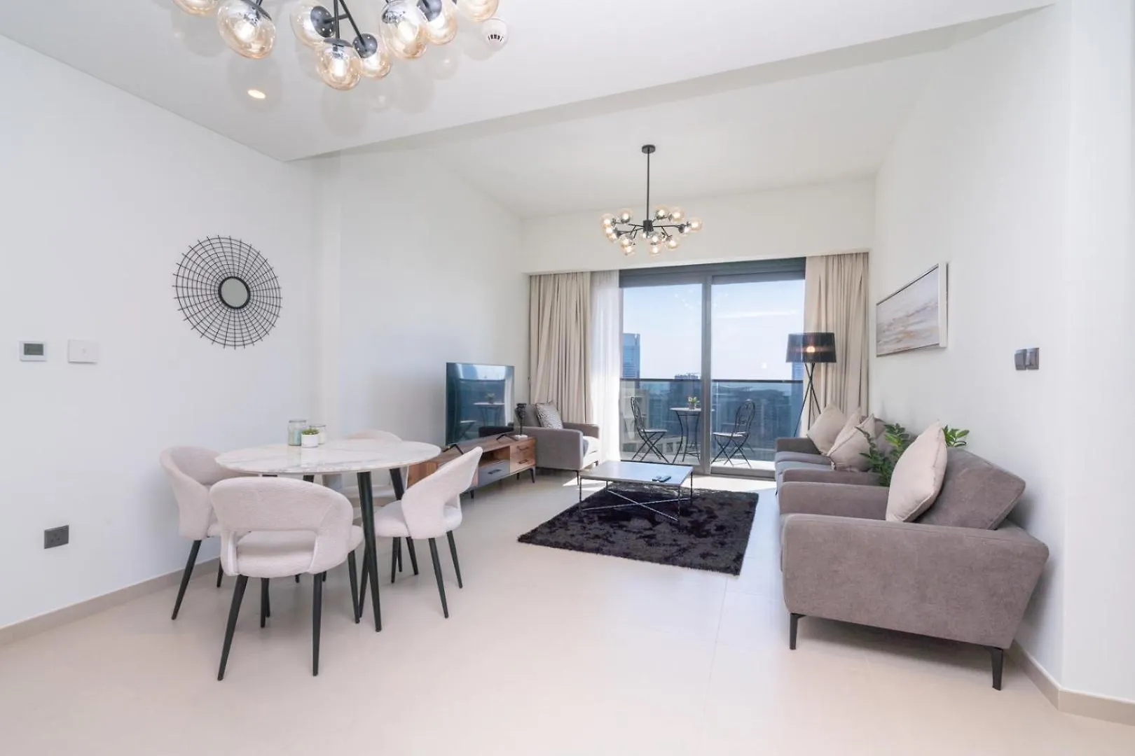 Downtown Luxury - Open Views Of The City & The Sea - Walking Distance To Dubai Mall Apartment